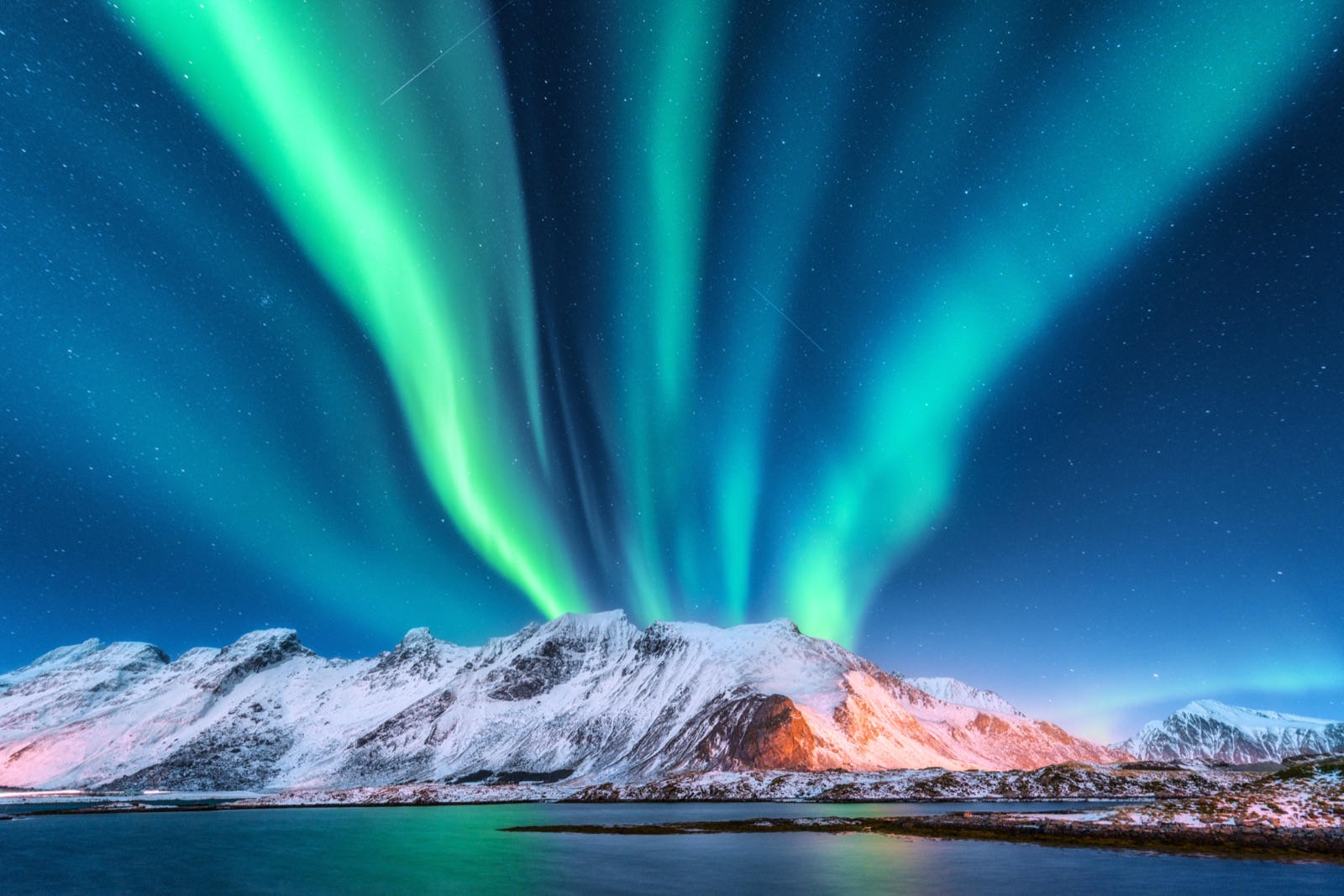 Tromsø — Cable Car summit + Arctic Cathedral + Northern Lights chase — Wanvela